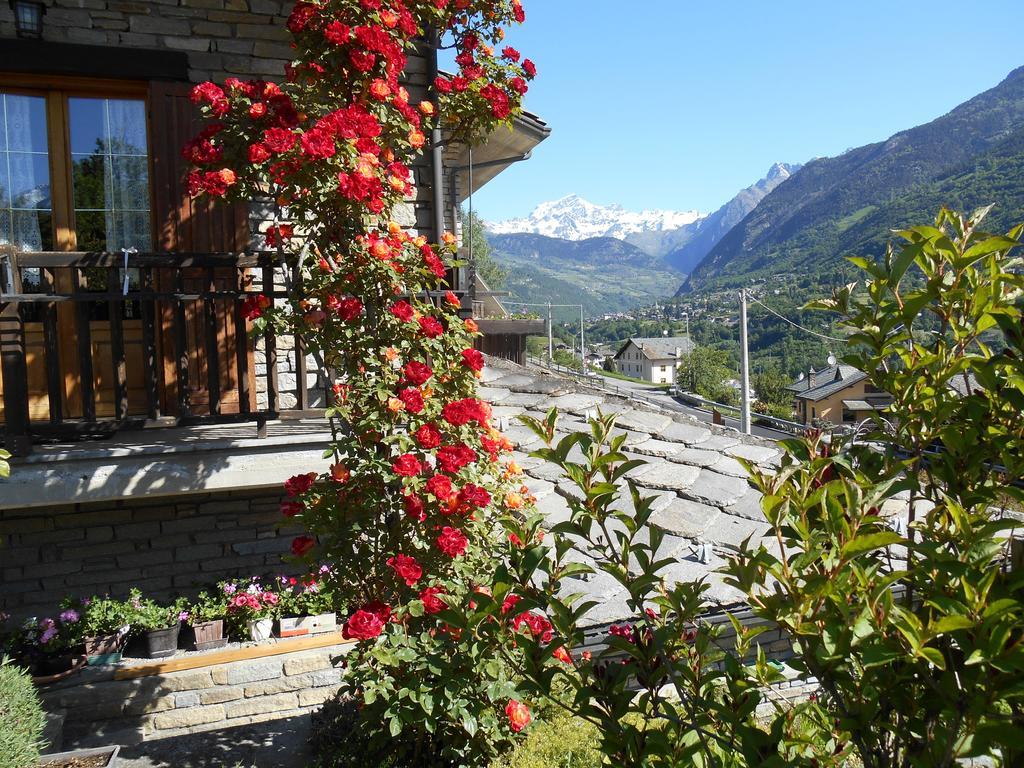 B&B Les Fleurs Gignod Esterno foto