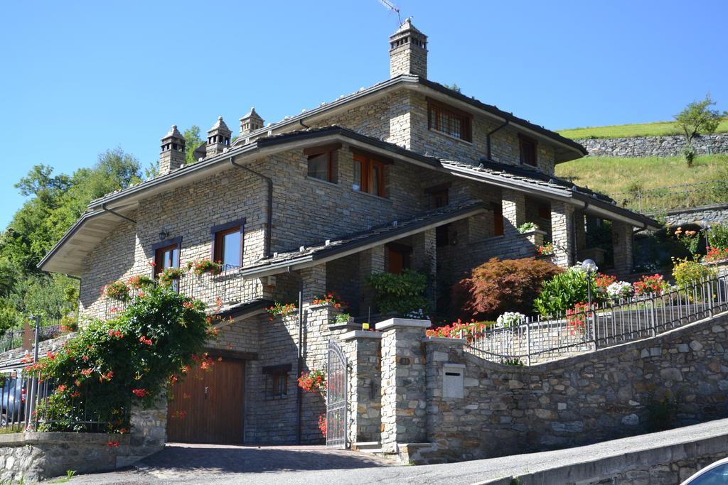 B&B Les Fleurs Gignod Esterno foto