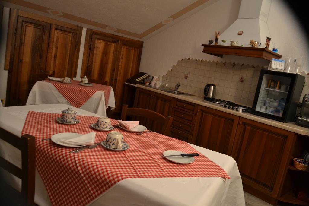 B&B Les Fleurs Gignod Esterno foto