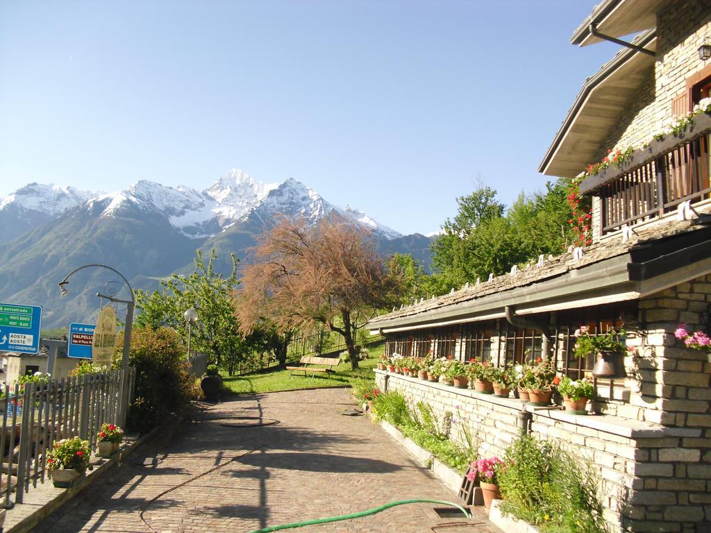 B&B Les Fleurs Gignod Esterno foto